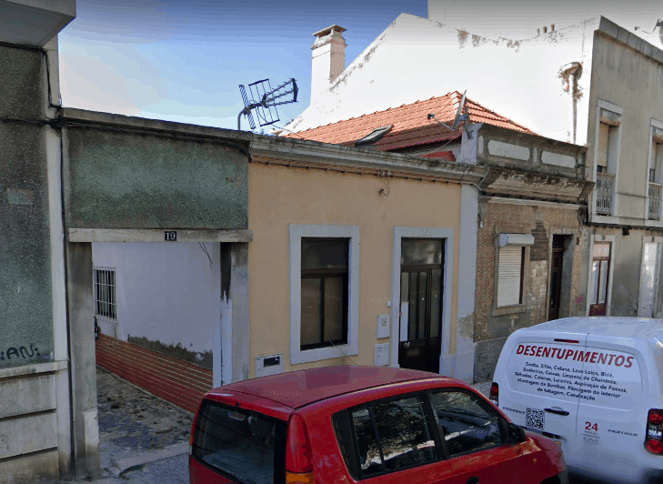 The building in Largo Luís de Camões 19 in Barreiro where Clementina Rosa Dias fell victim of a fatal heart attack during Lisbon’s 1969 earthquake
